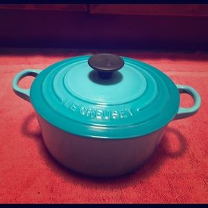 Teal 2 quart le Creuset Dutch over